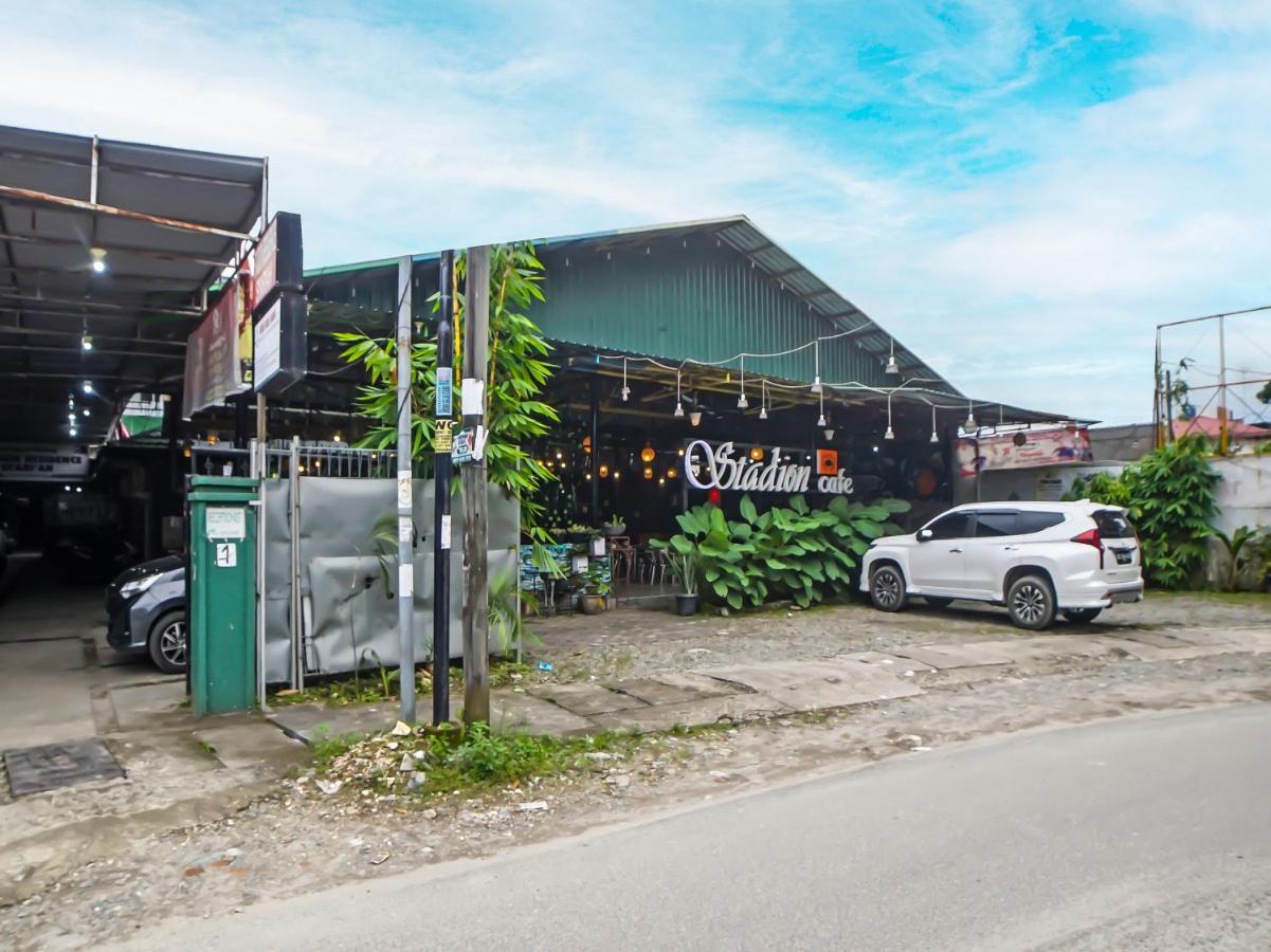 Oyo 990 Stadion Residence Syariah Medan Zewnętrze zdjęcie