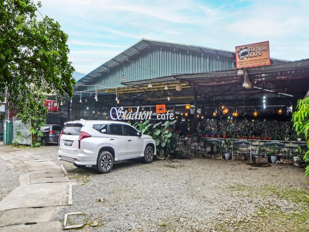 Oyo 990 Stadion Residence Syariah Medan Zewnętrze zdjęcie