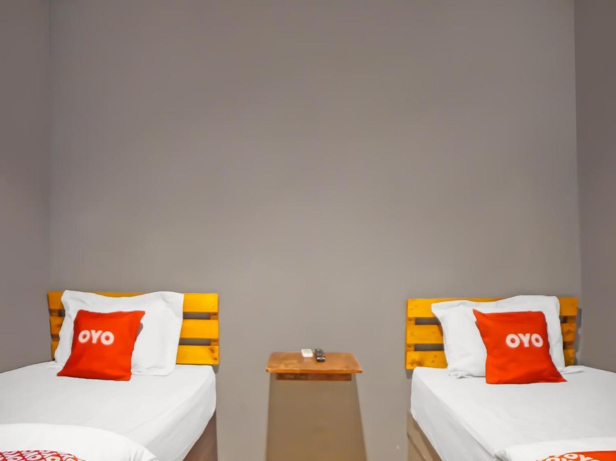 Oyo 990 Stadion Residence Syariah Medan Zewnętrze zdjęcie
