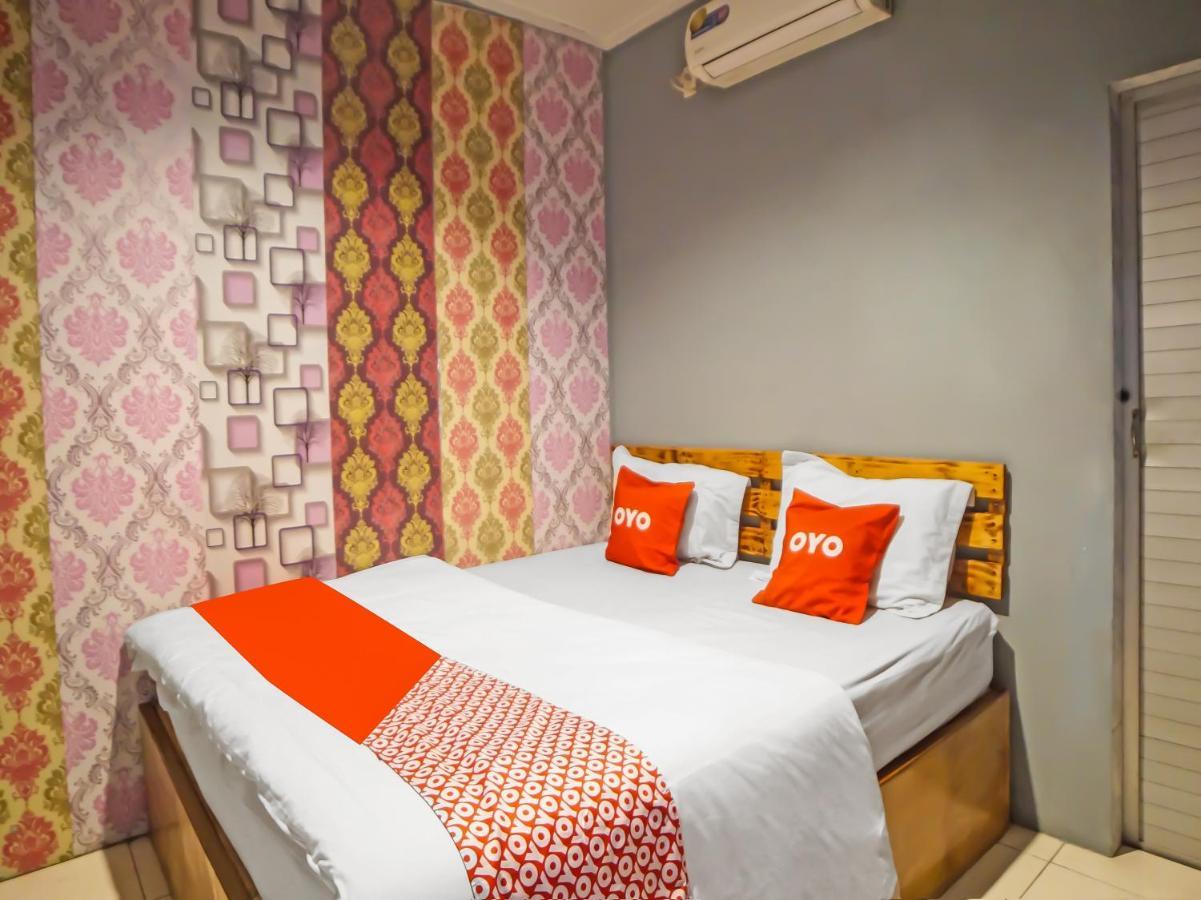 Oyo 990 Stadion Residence Syariah Medan Zewnętrze zdjęcie