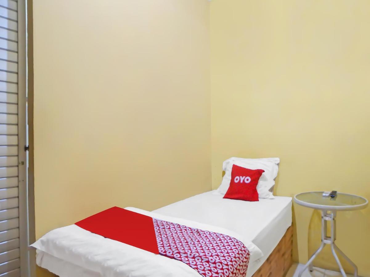 Oyo 990 Stadion Residence Syariah Medan Zewnętrze zdjęcie