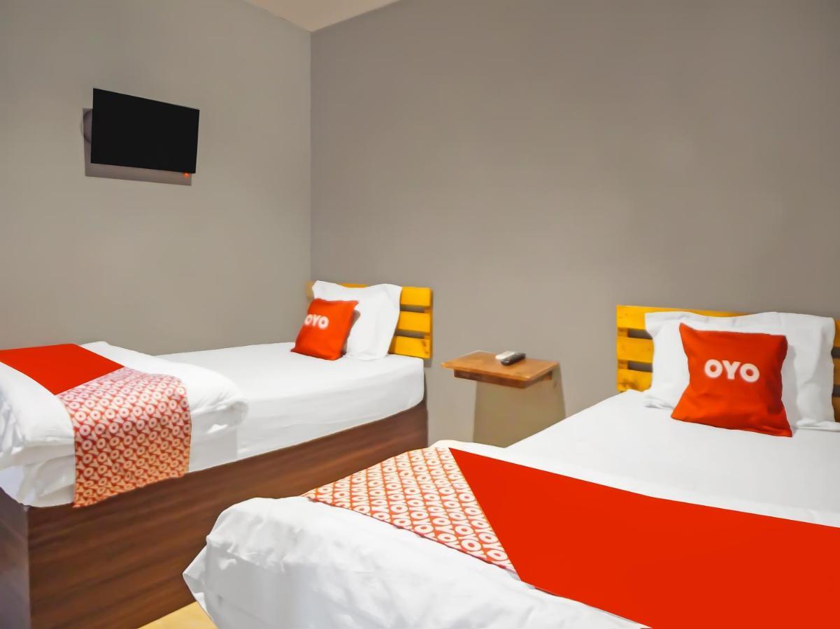 Oyo 990 Stadion Residence Syariah Medan Zewnętrze zdjęcie