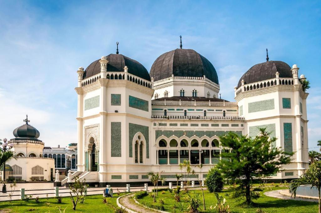 Oyo 990 Stadion Residence Syariah Medan Zewnętrze zdjęcie